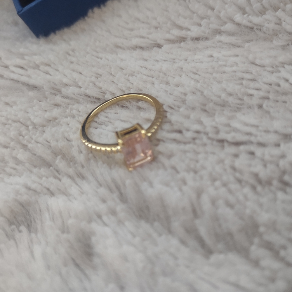 Elegant Rose Gold and Pink Gemstone Morganite Ring